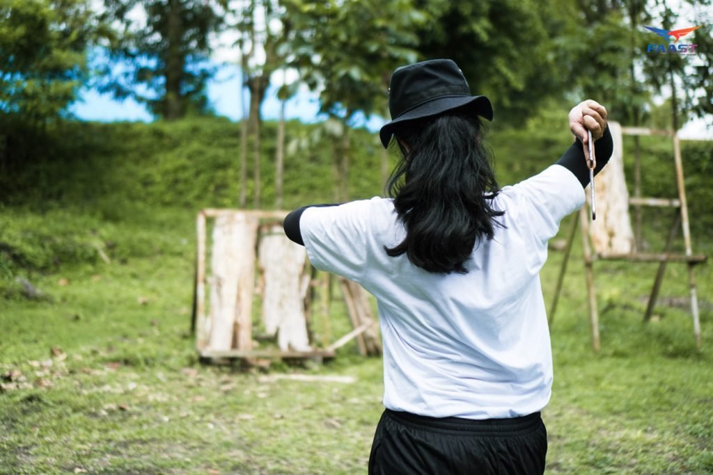 Siswa mengikuti salah satu aktivitas dalam Pekan Disiplin dan Kepemimpinan FAAST Penerbangan.