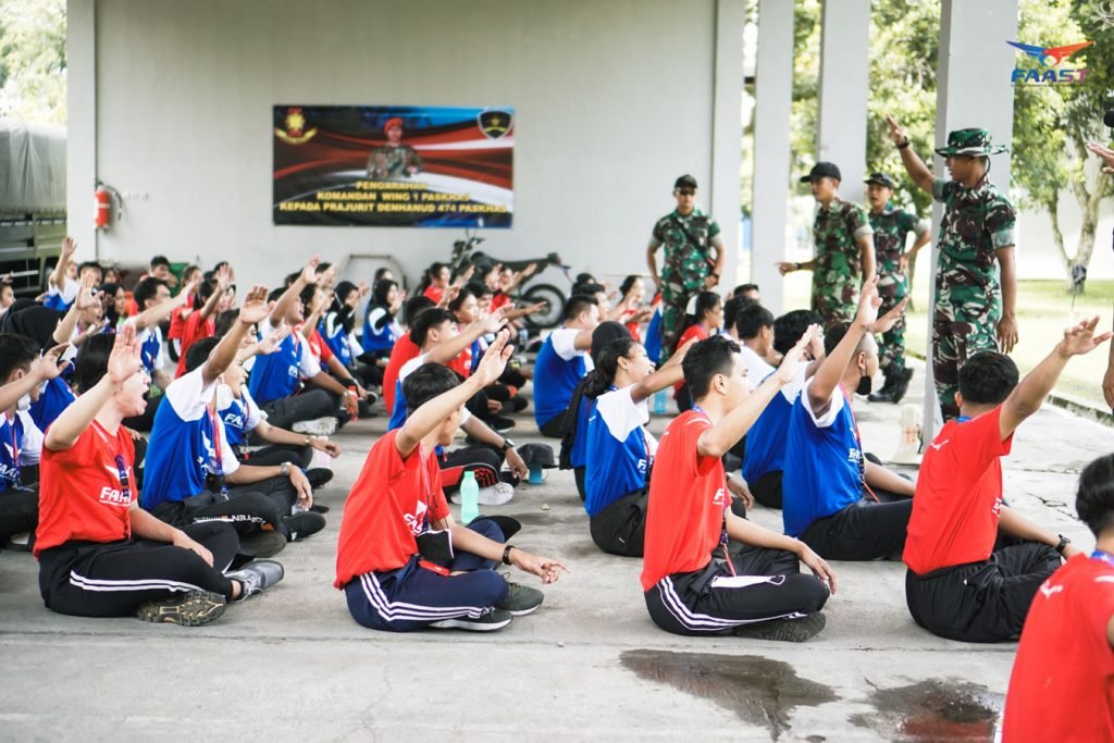Kegiatan outbond FAAST Penerbangan Yogyakarta di lingkungan Denhanud TNI AU.